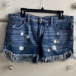 🌟 Free People Distressed Denim Shorts - Dark Wash